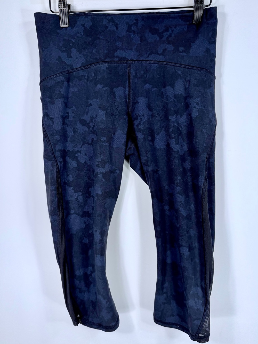 Lululemon Athletica Train Times Crop 17” Camouflaged Midnight navy/black